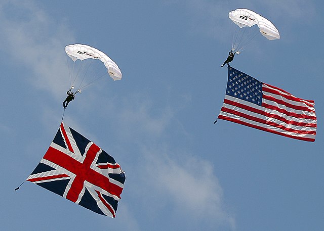 640px-US_Navy_070908-N-1082Z-029_Members_of_the_Blackwater_USA_parachute_team_wave_Old_Glory_and_the_Union_Jack_during_their_demonstration_at_the_2007_Naval_Air_Station_Oceana_Air_Show
